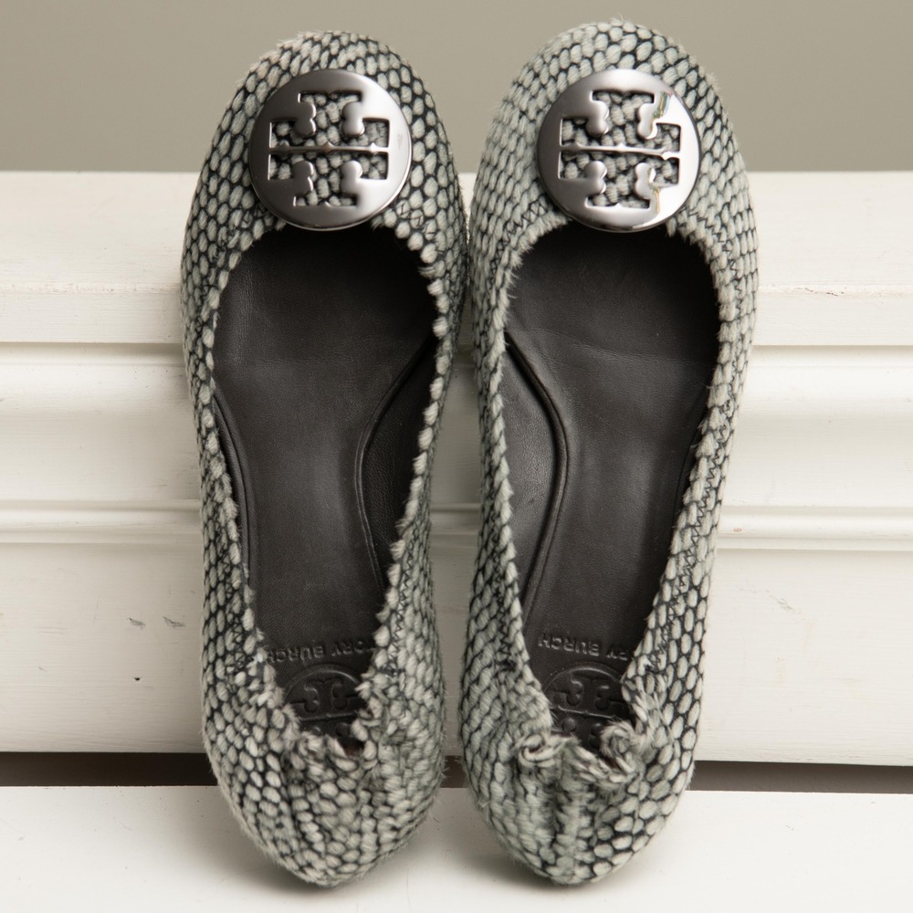 Tory Burch Reva Ballet‎ Flats Grey Black Snakeskin Calf Hair Logo Medallion Sz 7